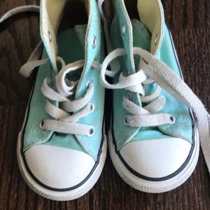 Toddler size 7 high top converse. Turquoise